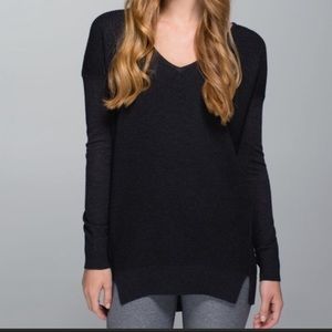 Lululemon The Sweater Life size 4
